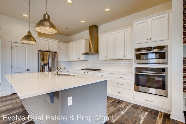 Foto del edificio - 3 br, 3.5 bath House - 5499 Verbena St