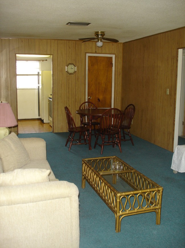 living room - Twin Oaks