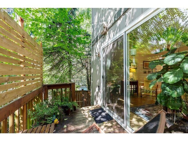 Foto del edificio - 3BD 1.5BA + Townhouse w/2-Car Garage + AC + Fenced Yard + Garage + Fireplace