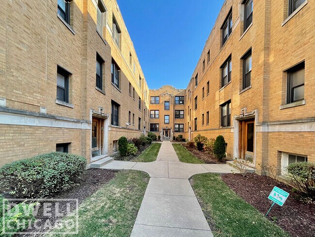 Foto del edificio - 2653 N Spaulding Ave