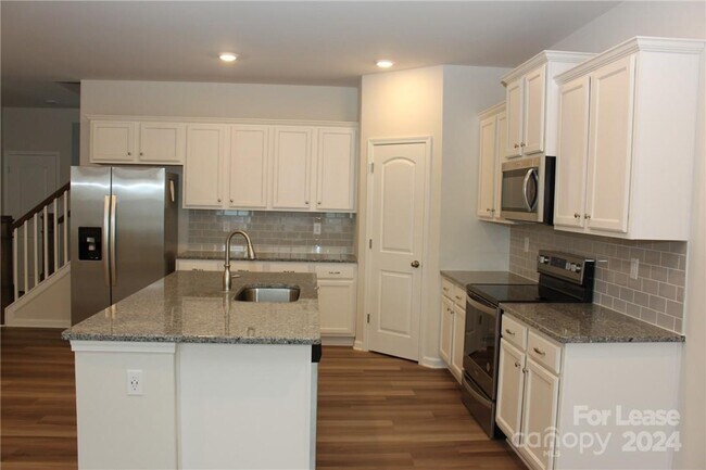 Foto del edificio - 922 Sagecroft Ln