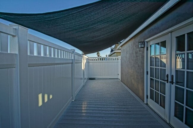 Foto del edificio - BEAUTIFULLY REMODELED, REDONDO HILLS HOME ...