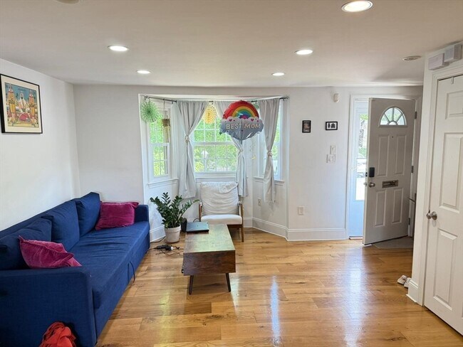 Foto del edificio - 715 Hammond St