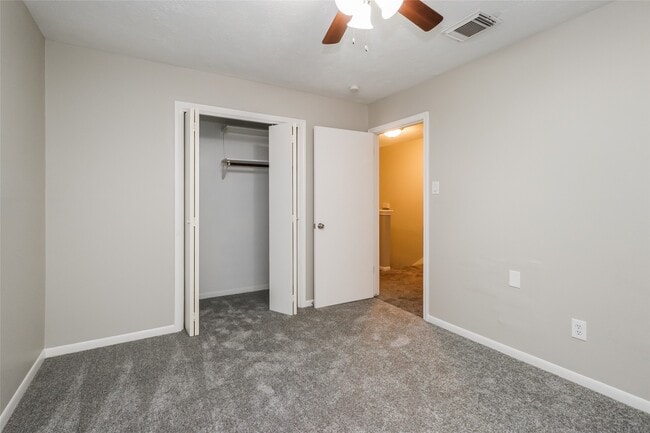 Building Photo - 647 Mosswood Dr