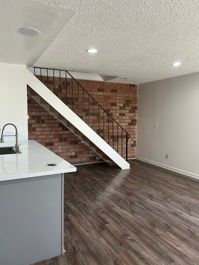 Foto del edificio - 2241 Partridge Way