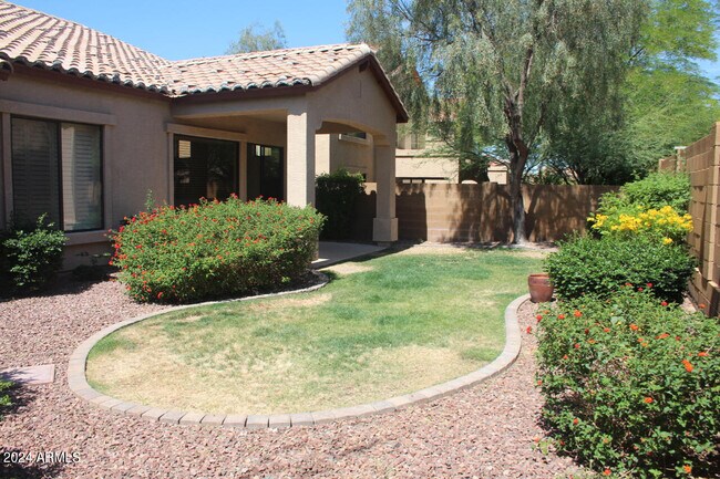 Building Photo - 6940 E Scarlet Cir