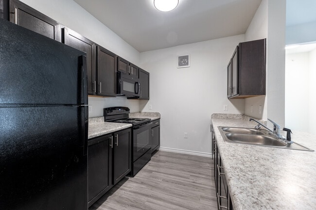 Building Photo - Sansom Bluff