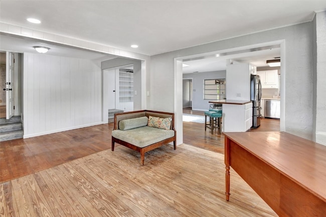 Building Photo - 311 N Blue Lake Terrace