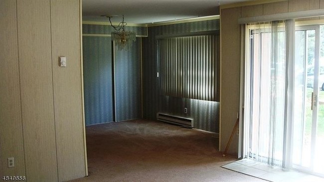Building Photo - 808 Eves Dr