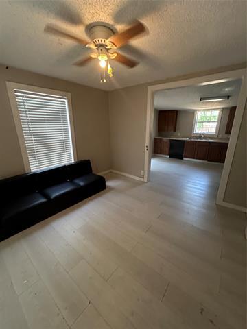 Foto del edificio - 802 Cross Timber St