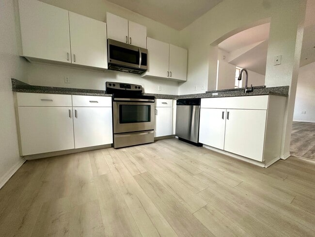 Building Photo - 132 Vista Verdi Cir