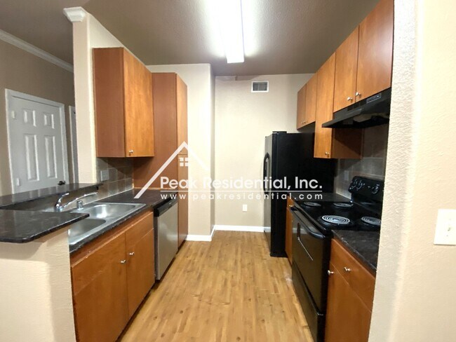 Building Photo - Bridgefield Condos - Wonderful Newer Antel...