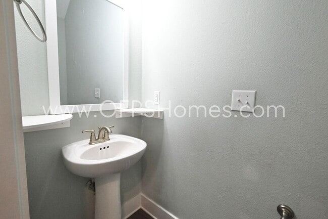 Building Photo - 312 N Sand Palm Rd