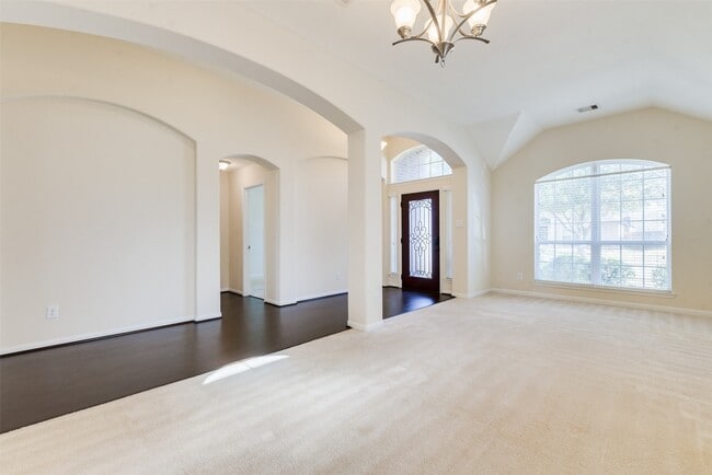 Foto del edificio - 2706 Night Song Dr