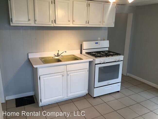 Building Photo - 2 br, 1 bath House - 640 Livingston NE #2