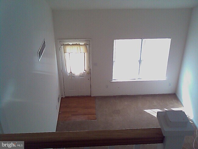 Building Photo - 255 Trafalgar Dr