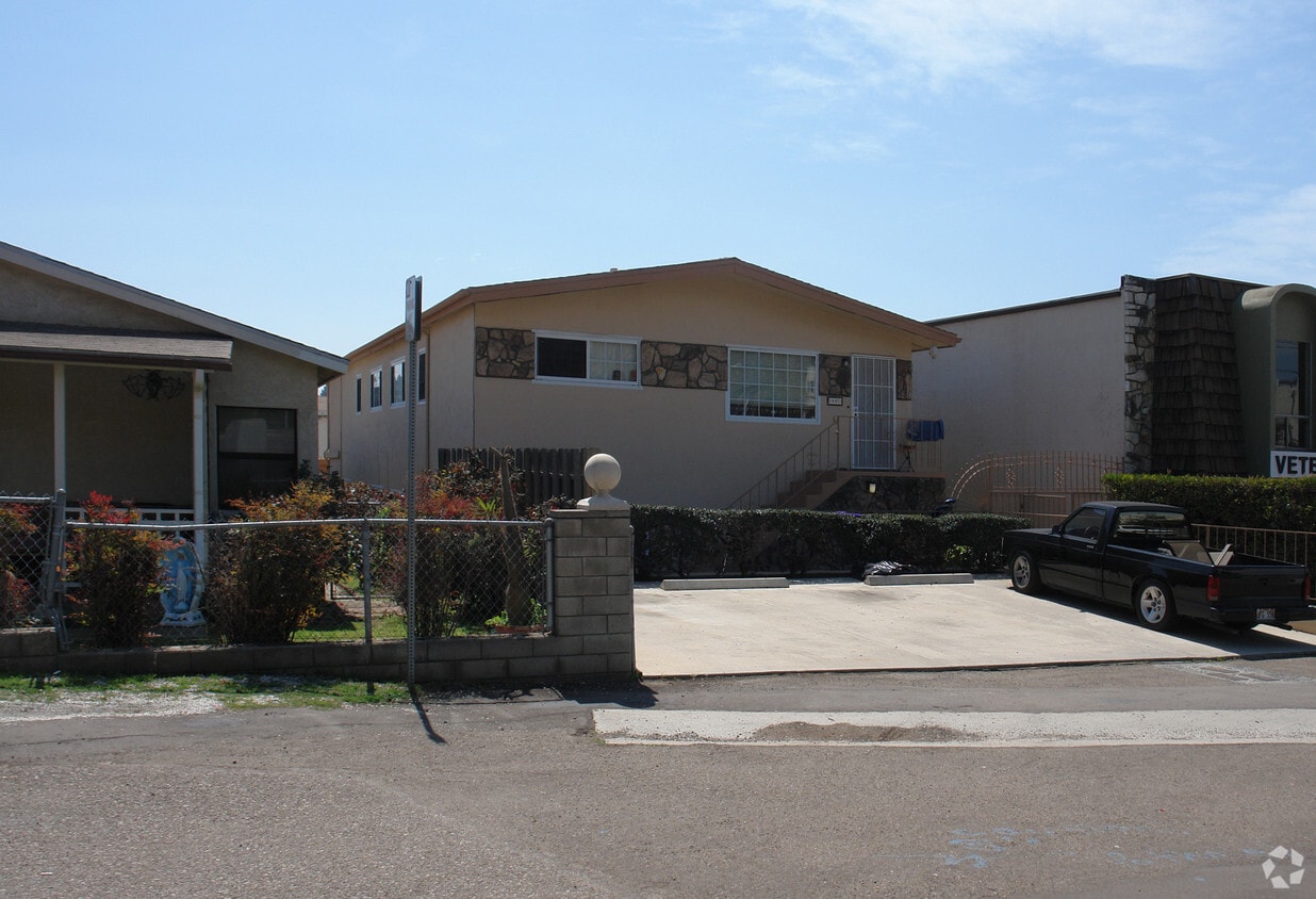 Primary Photo - 5445 Mildred St