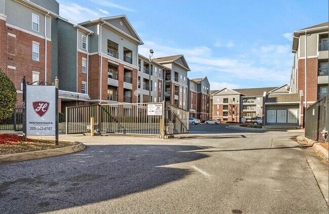 Foto del edificio - 2 bedroom, 2 bath Condo available Fall ‘25