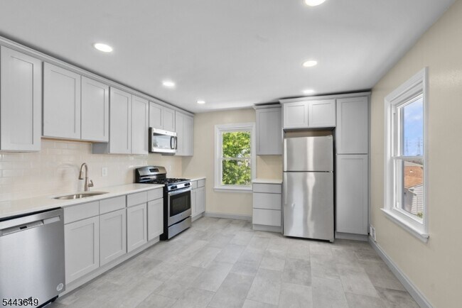 Foto del edificio - 145 6th St