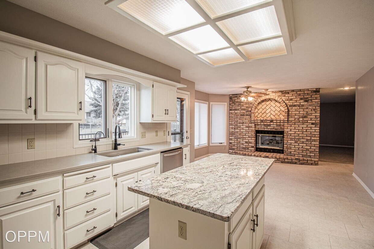919 Hogan Dr, Papillion, NE 68046 House Rental in Papillion, NE