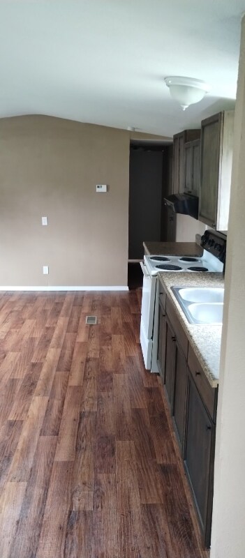 Foto del edificio - 135 SE Guinevere Ct