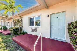 Building Photo - 1247 Marseille Dr