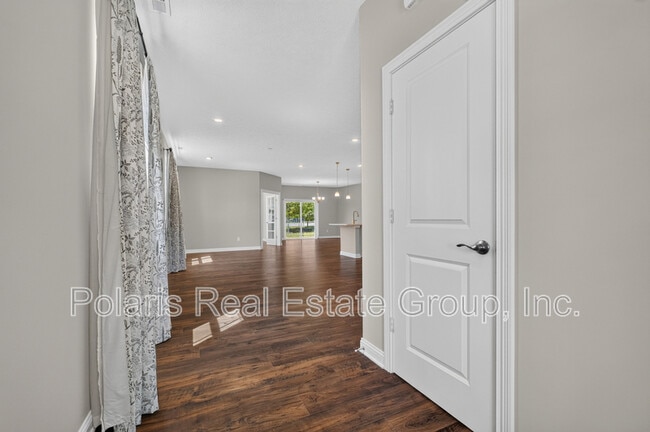 Building Photo - 9073 Lieven St