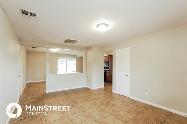 Building Photo - 6353 W Keim Dr