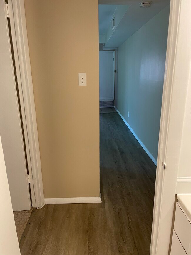 Foto del edificio - 706 Meadow Woods Ln