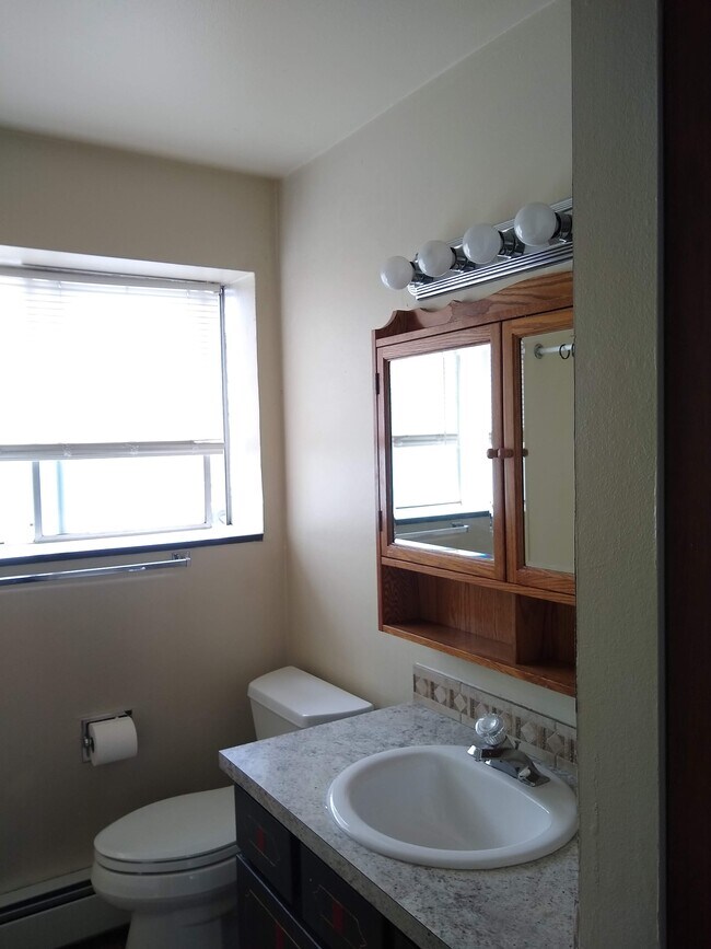 Foto del edificio - 1123 Cedar Ln