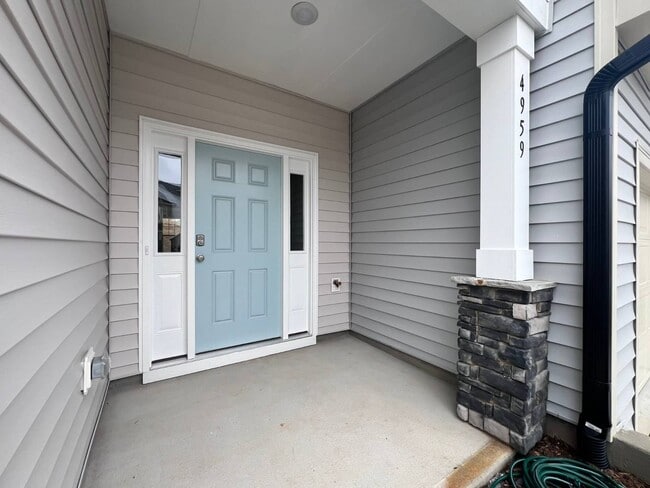 Building Photo - 4959 Caddis Bnd