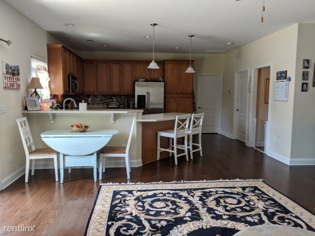 Foto del edificio - 8046 W Highcroft Dr NE