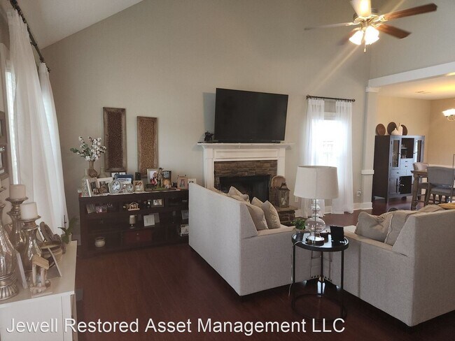 Building Photo - 4 br, 2.5 bath House - 18 Ivy Loop