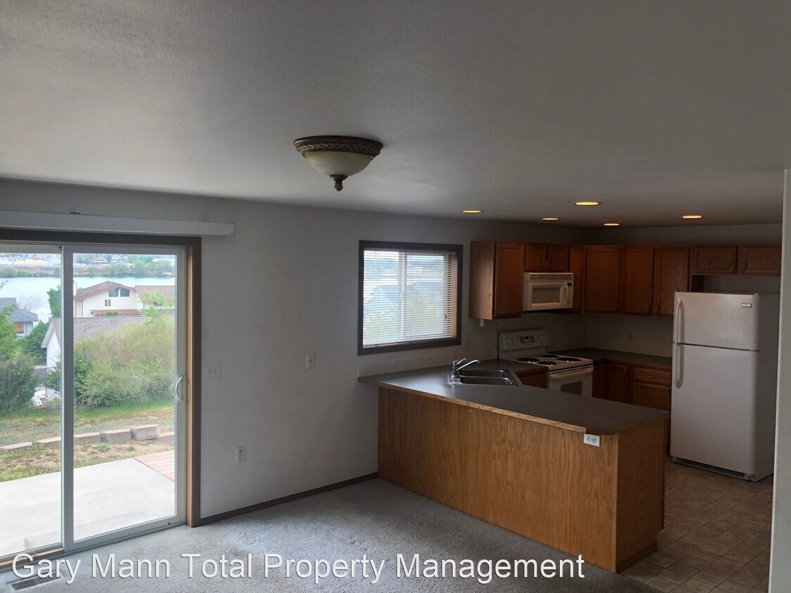 Building Photo - 4 br, 2.5 bath House - 1021 Windrose