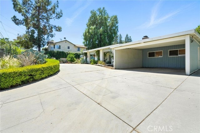 Building Photo - 8461 Valley Circle Blvd