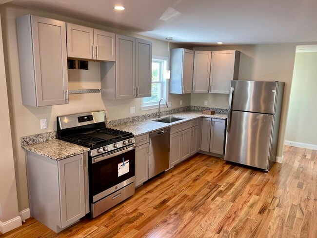 Building Photo - 11 Garfield Ave