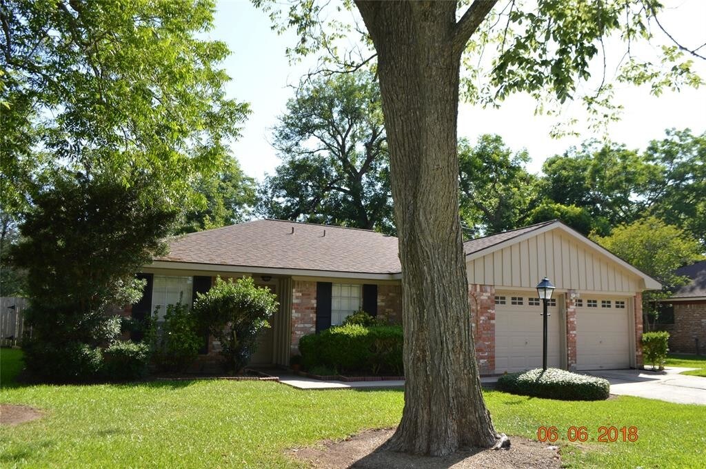 Primary Photo - 125 Dogwood St