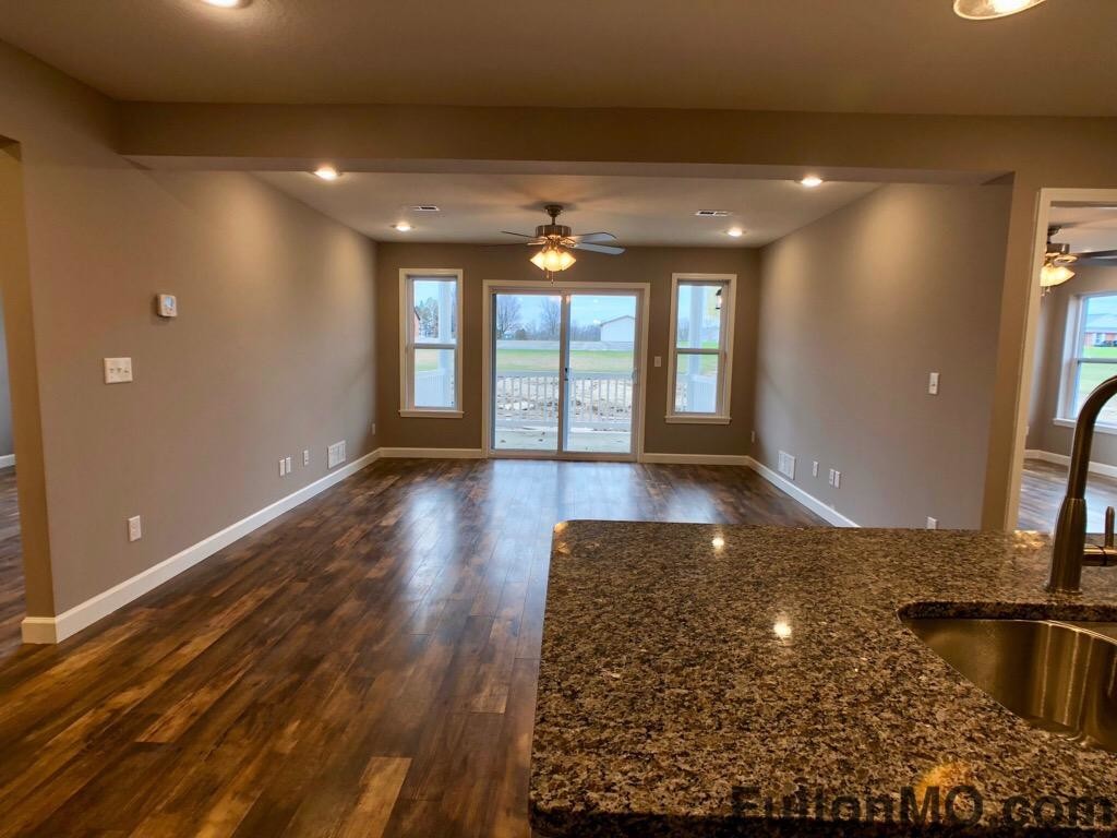 Foto principal - 301 East Saint Eunice Road Apartment 102