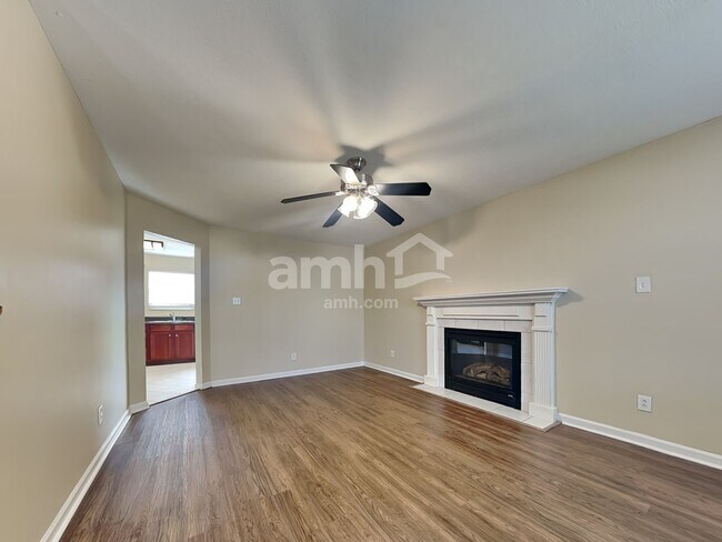 Foto del edificio - 4624 Aylesbury Dr