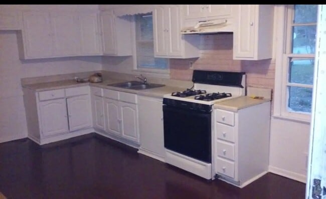 Building Photo - 719 Cheviot Dr
