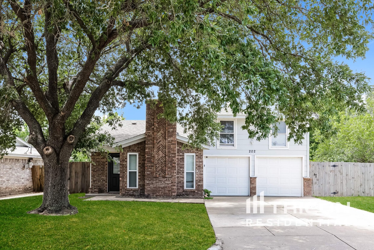 Foto principal - 202 Colony Dr