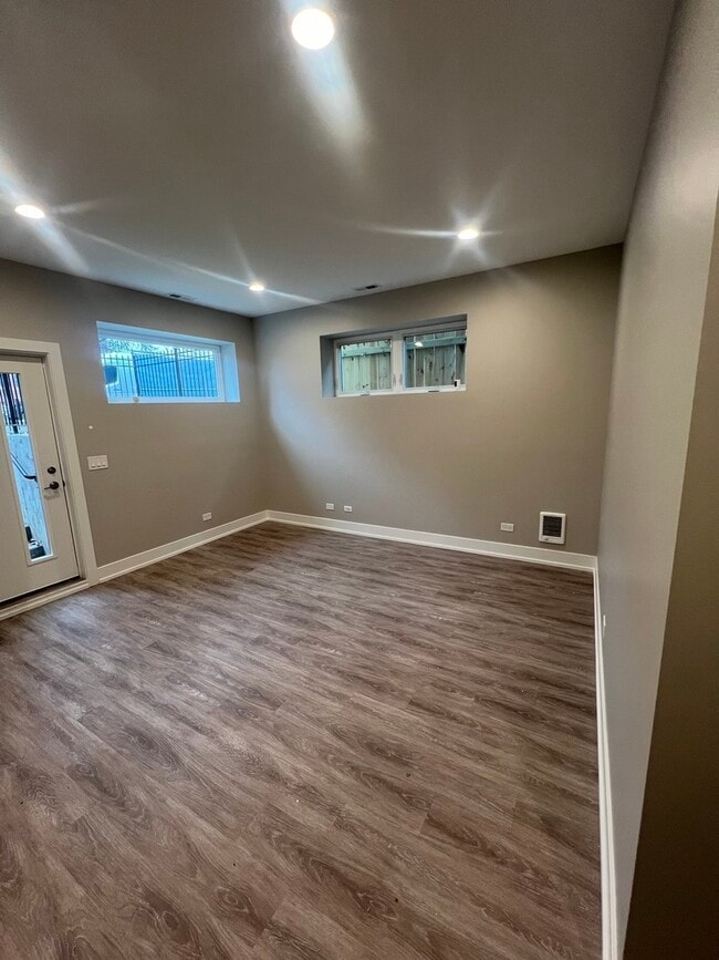 Building Photo - 6545 S Langley Ave