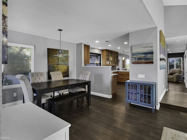 Foto del edificio - 3 br, 3 bath House - 1207 Calle Christopher