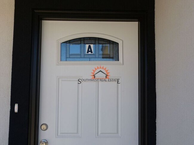 Building Photo - Brand new units! 2 Bed 2 Bath with Garage ...