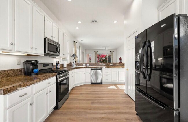 Kitchen - 44719 Alexandria Vale