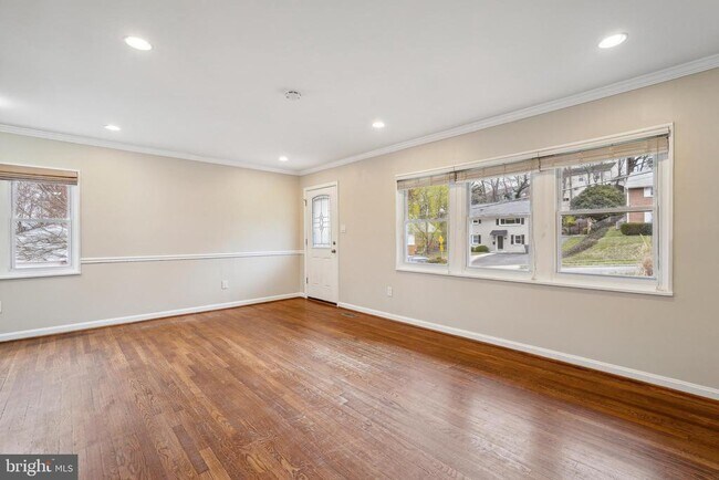 Building Photo - 6329 Gentele Ct