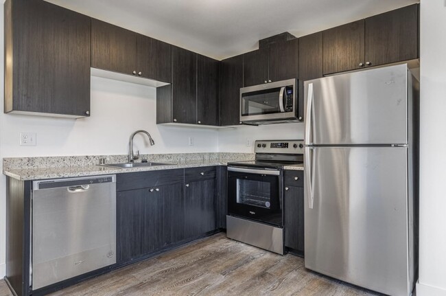 Building Photo - 485 S 38th Ave