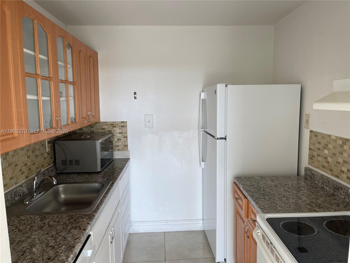 Foto del edificio - 2000 NE 135th St