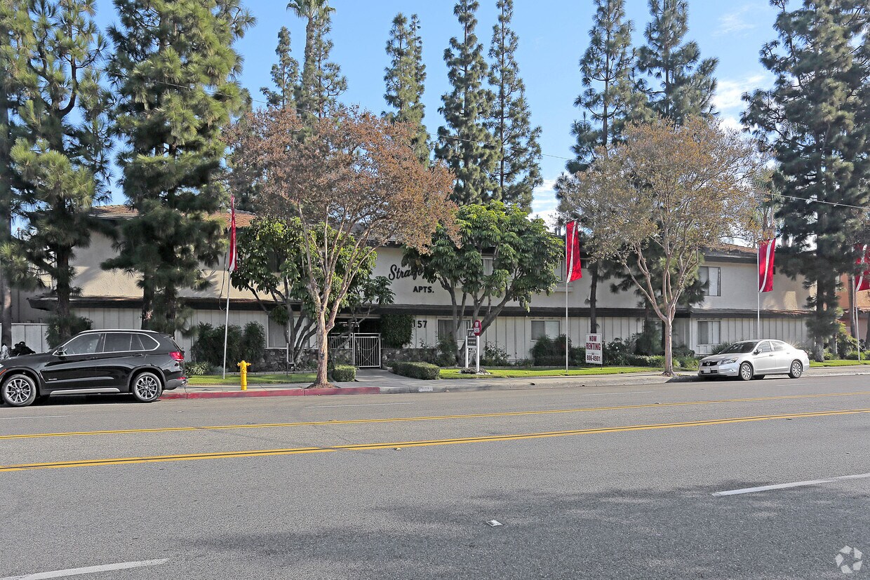 Primary Photo - Stratford Apartments