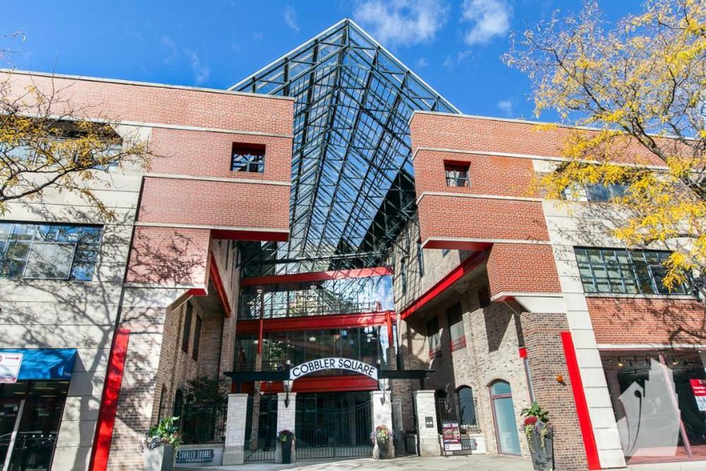 Foto principal - 1 bedroom in Chicago IL 60610